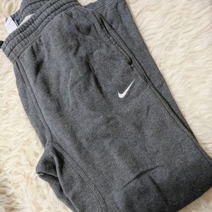 NIKE Sweatpants